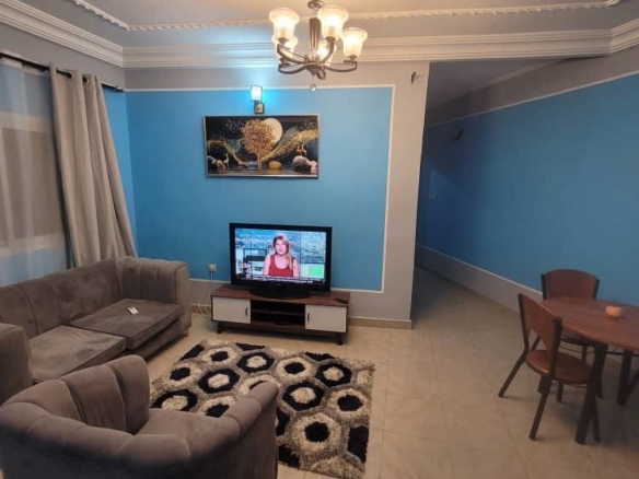 Studio meublé à Makepe avec gardien et clim
