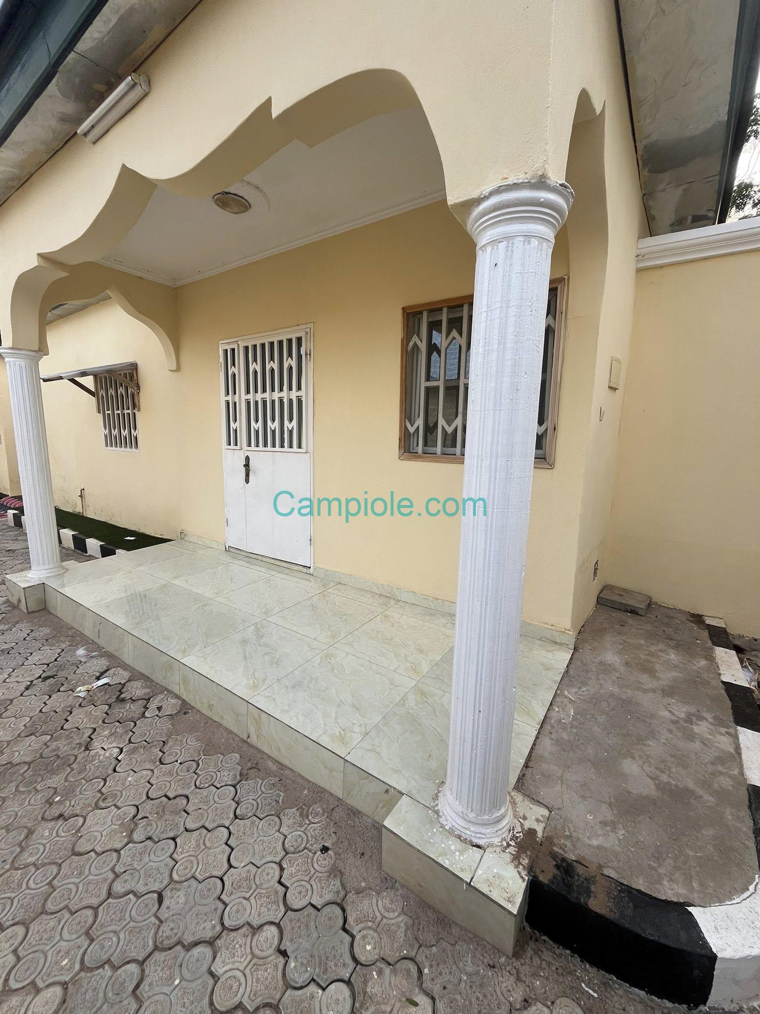 40373- Studio disponible à Doualaré, Garoua