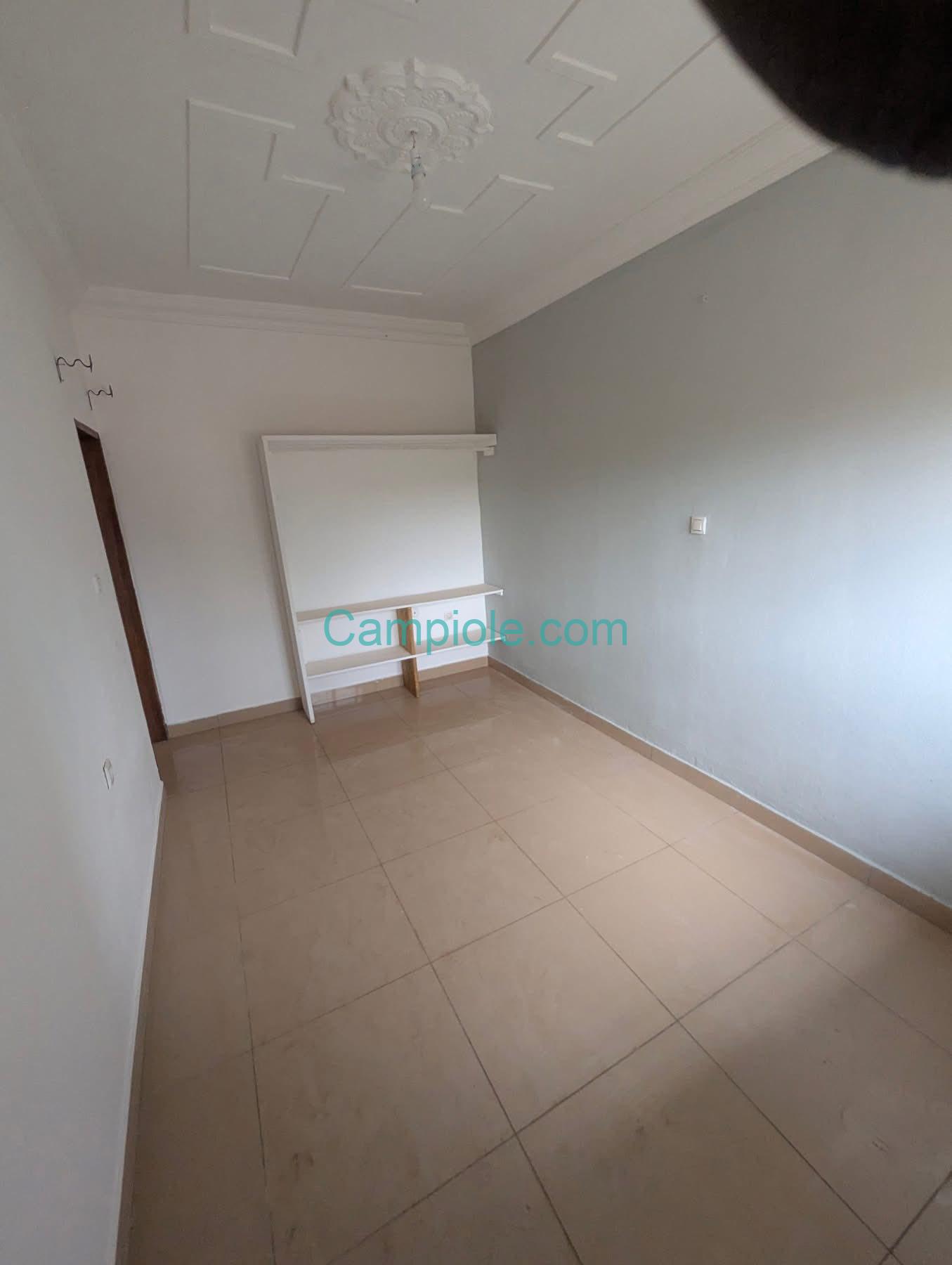 APPARTEMENT 3CHAMBRES À LOUER, YAOUNDÉ NKOLFOULOU