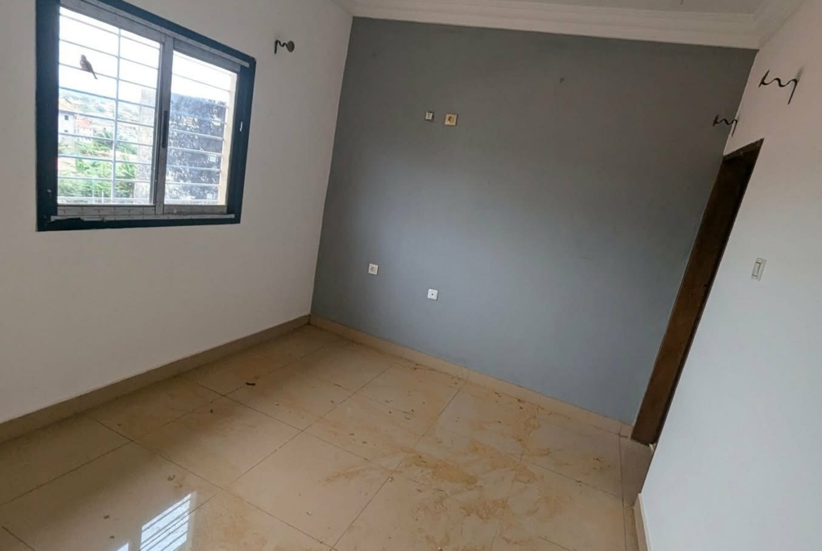 APPARTEMENT 3CHAMBRES À LOUER, YAOUNDÉ NKOLFOULOU