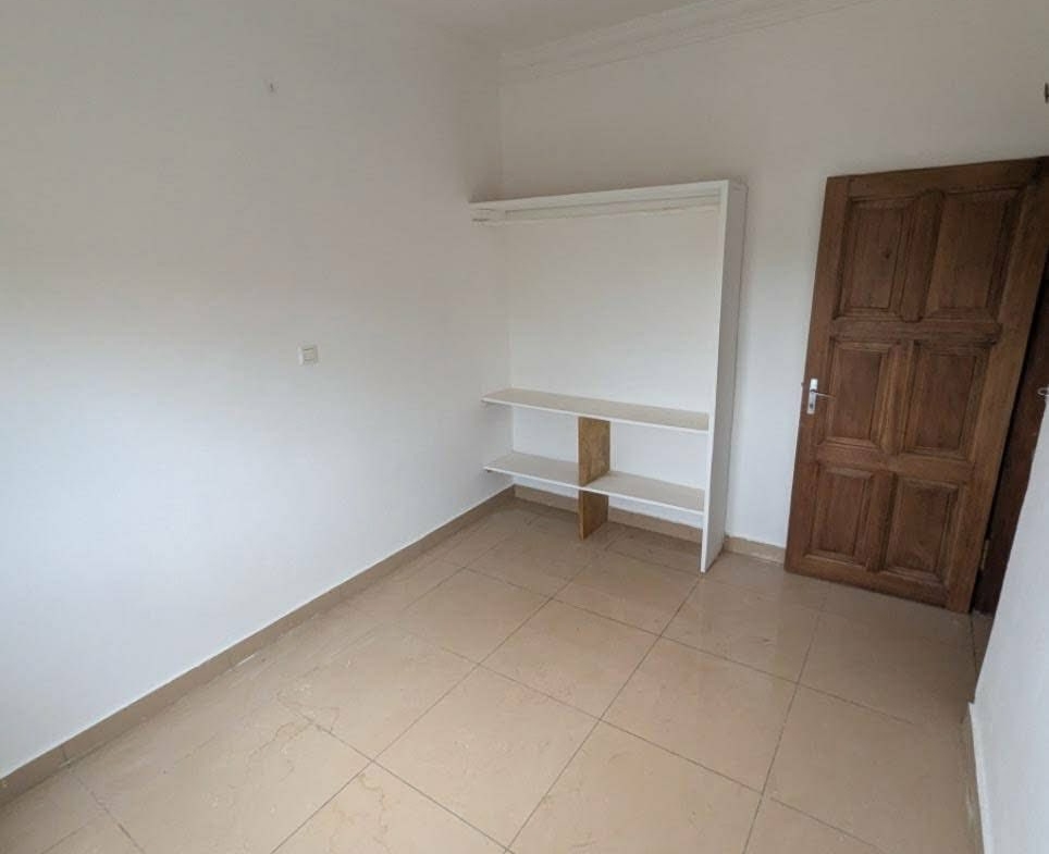 APPARTEMENT 3CHAMBRES À LOUER, YAOUNDÉ NKOLFOULOU