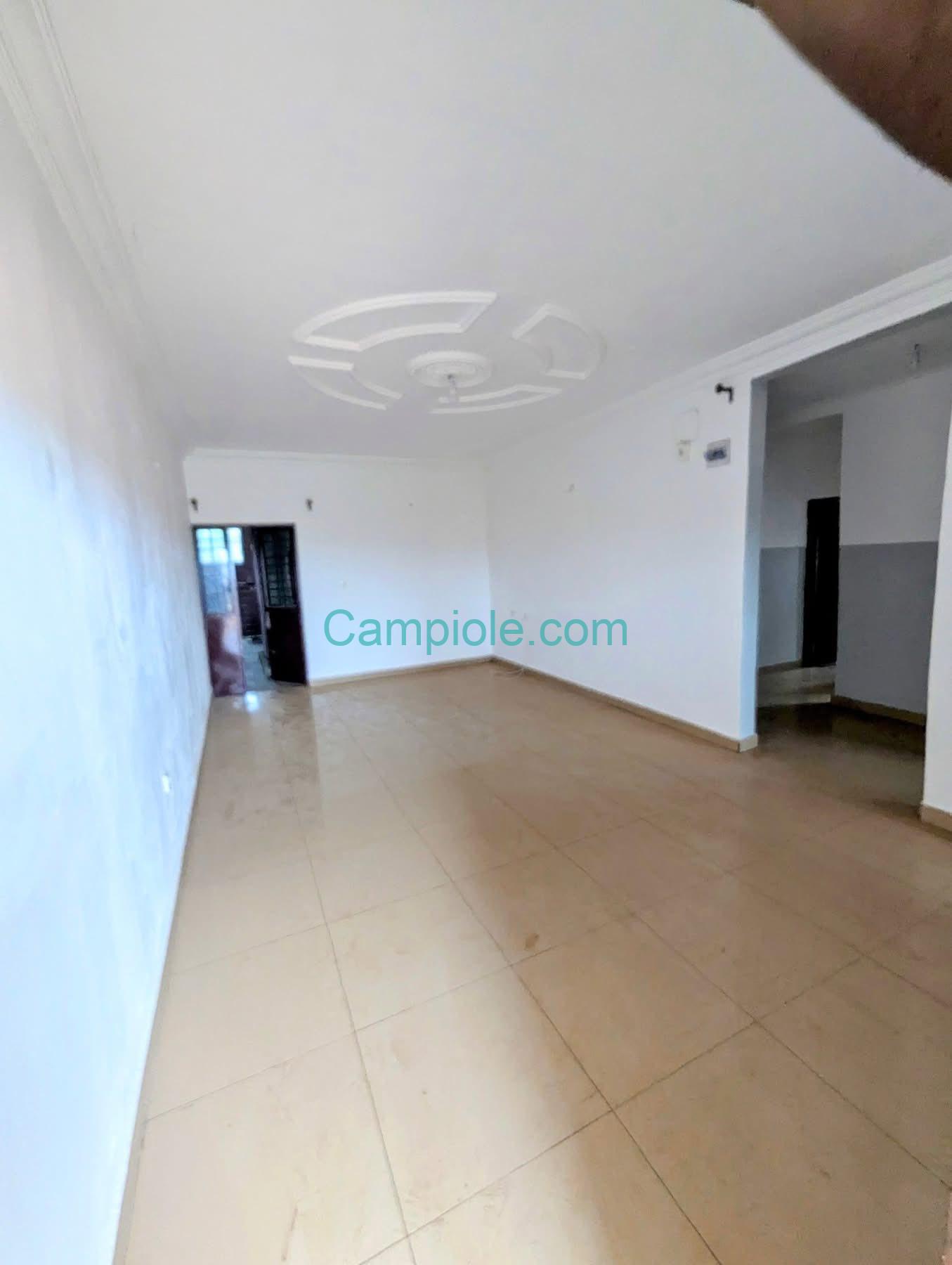 APPARTEMENT 3CHAMBRES À LOUER, YAOUNDÉ NKOLFOULOU