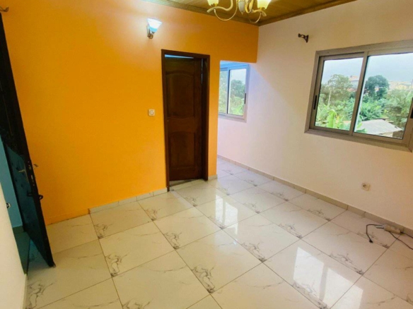 STUDIO MODERNE À L’ETAGE, DOUALA KOTTO