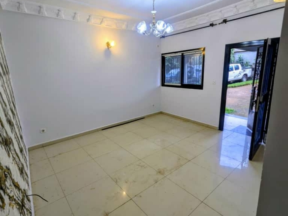 STUDIO VIP À LOUER YAOUNDÉ ÉLEVEUR