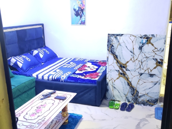 CHAMBRE MODERNE MEUBLÉE, BAFOUSSAM CARREFOUR TOURISTIQUE