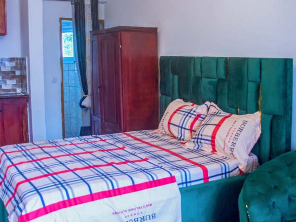 Chambre meublée à Douala Ndogbong face commissariat 10e