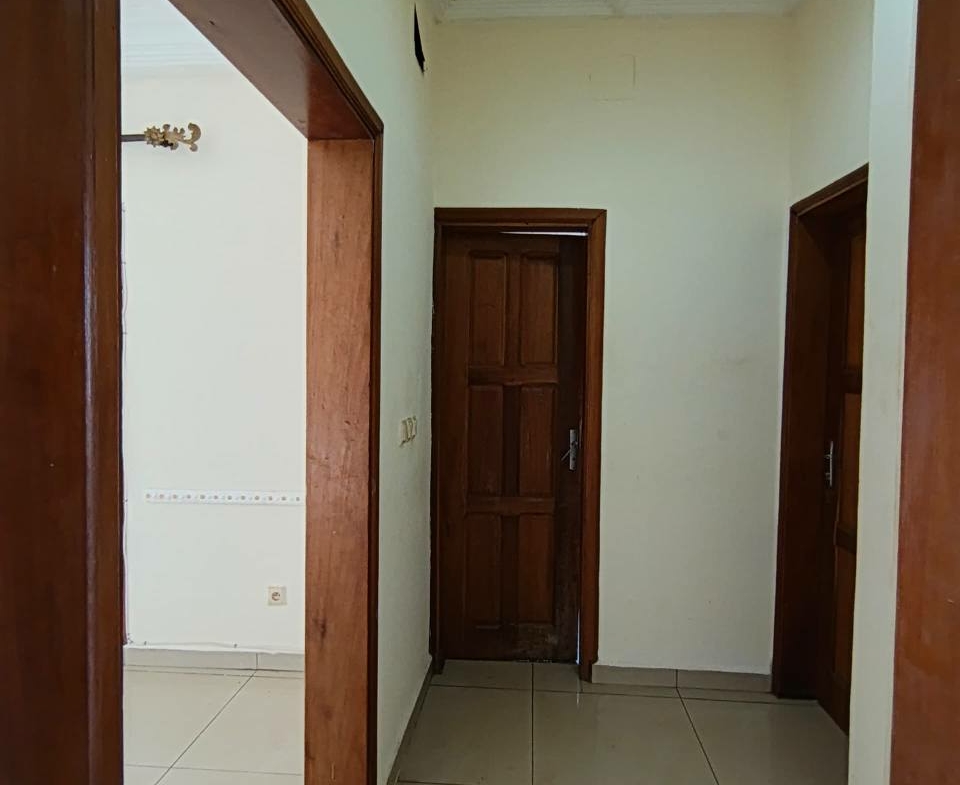Appartement à louer, Yaoundé Ngousso en bordure de route