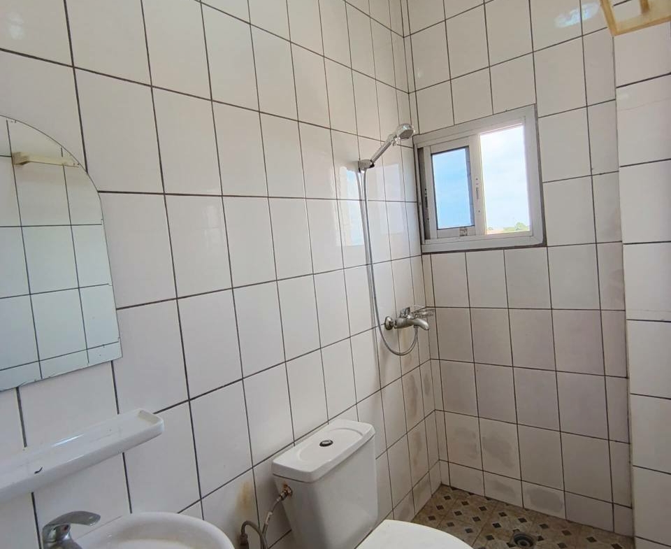 Appartement à louer, Yaoundé Ngousso en bordure de route