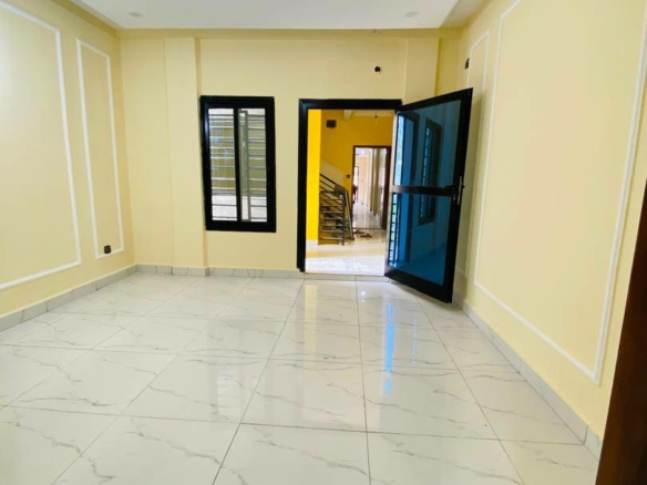 STUDIO MODERNE STAFFÉ SITUÉ À DOUALA LOGBESSOU