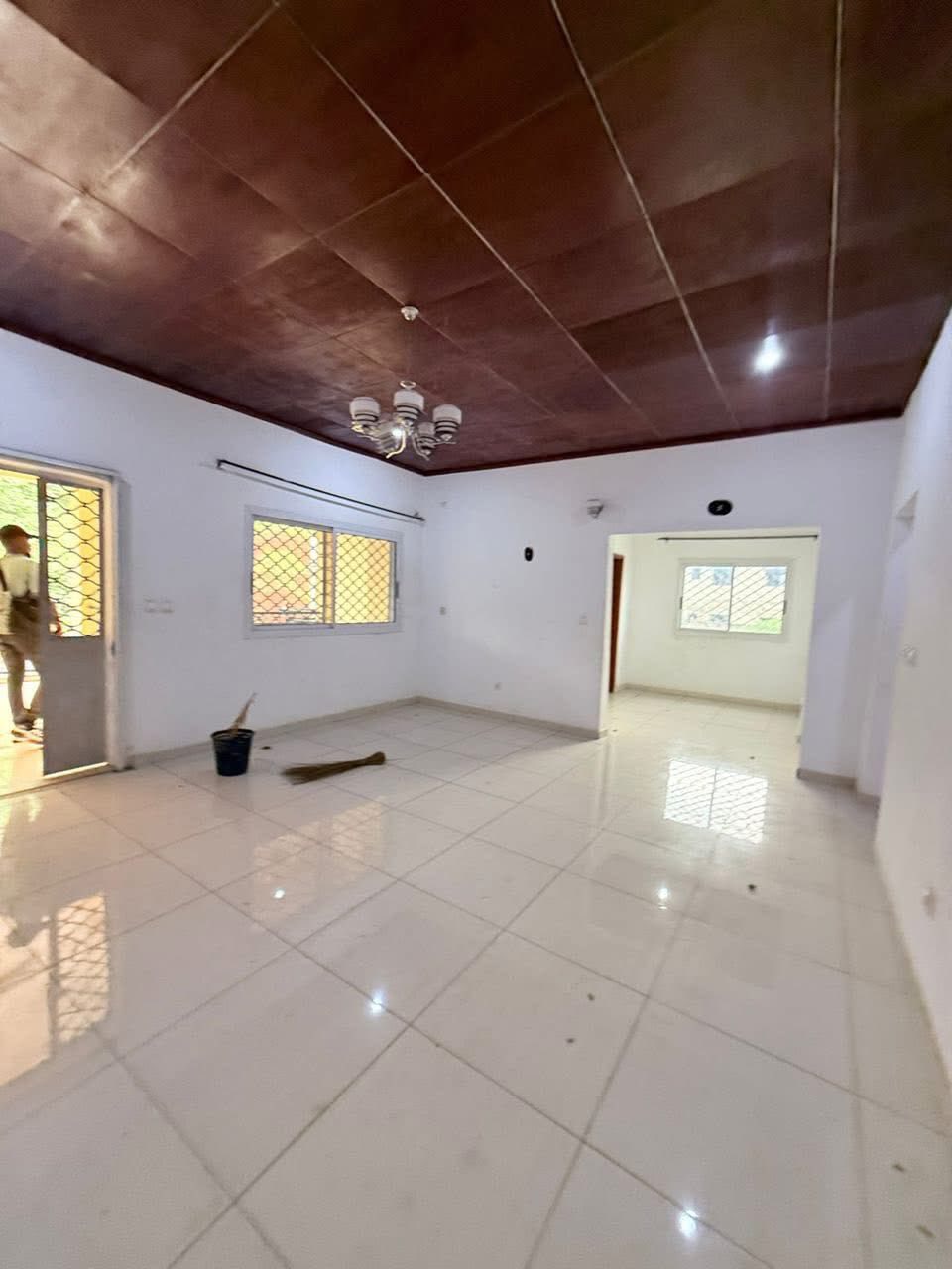 40779- Appartement spacieux à louer, Yaoundé Santa Barbara