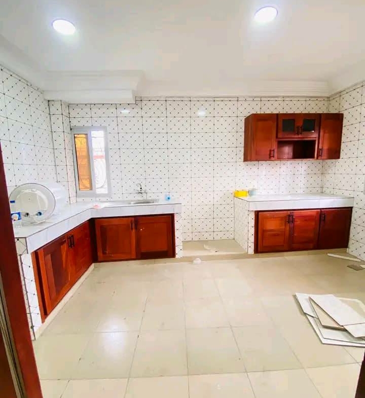 MAGNIFIQUE APPARTEMENT NEUF STAFFÉ SITUÉ À LOGBESSOU