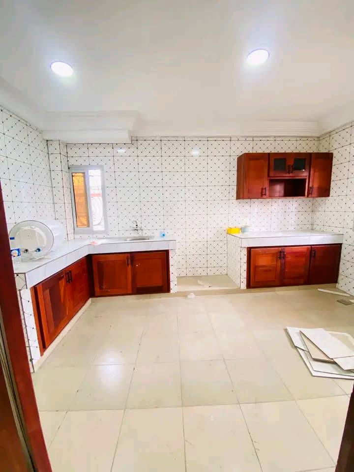 MAGNIFIQUE APPARTEMENT NEUF STAFFÉ SITUÉ À LOGBESSOU