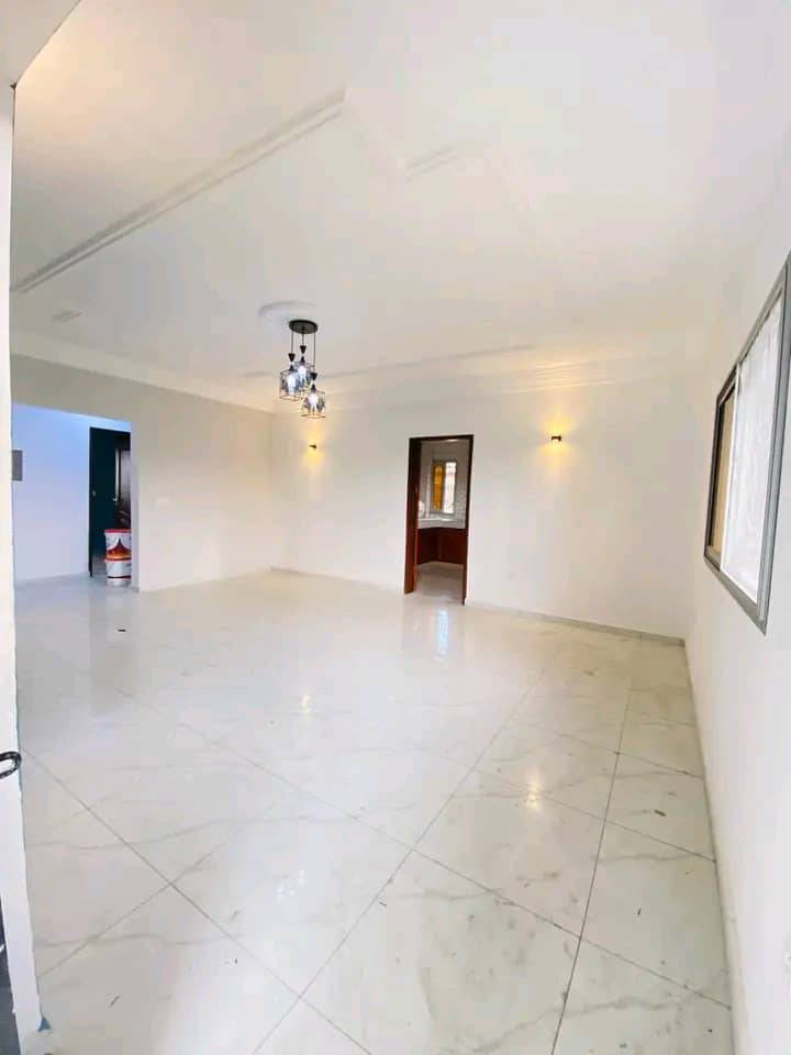 MAGNIFIQUE APPARTEMENT NEUF STAFFÉ SITUÉ À LOGBESSOU