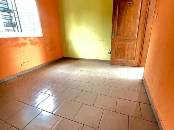 STUDIO MODERNE SITUÉ À L’IMMEUBLE AU 1ER NIVEAU, KOTTO