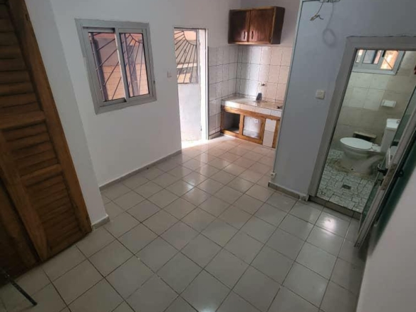 Chambre moderne à louer, Yaoundé, Etoudi