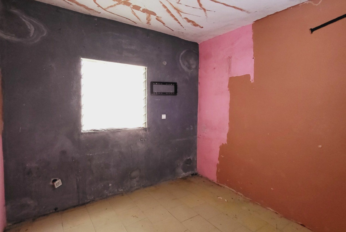 STUDIO À LOUER KOTTO RÉSIDENCE AVEC FORAGE