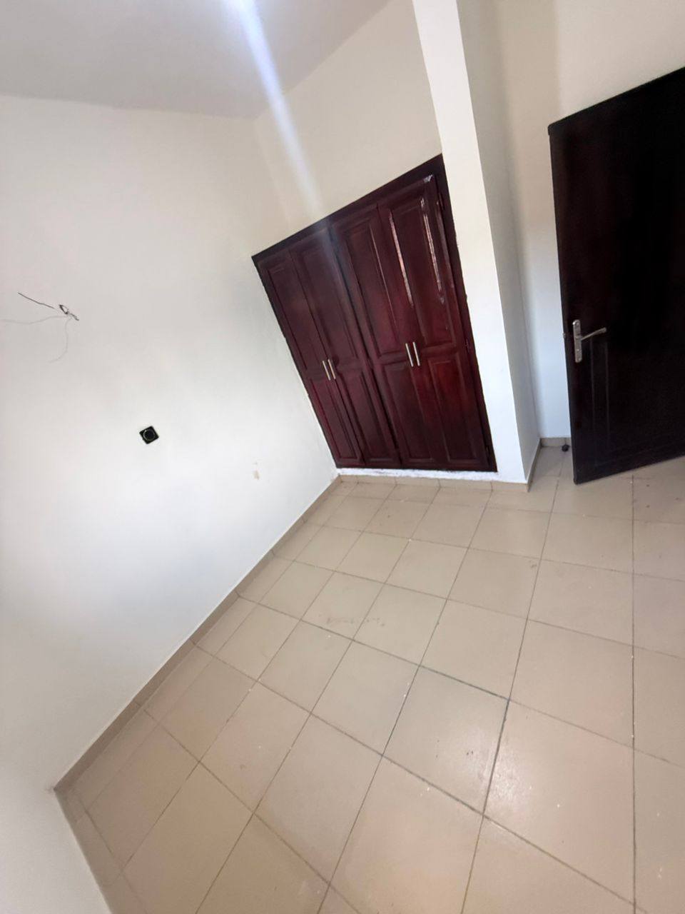 APPARTEMENT NEUF À LOUER NGOUSSO