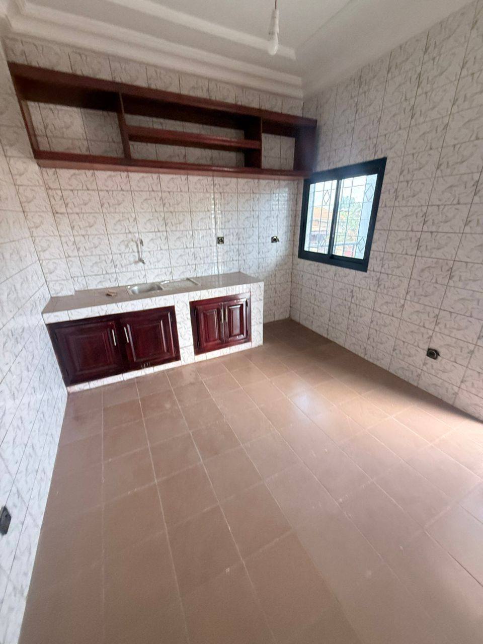 APPARTEMENT NEUF À LOUER NGOUSSO