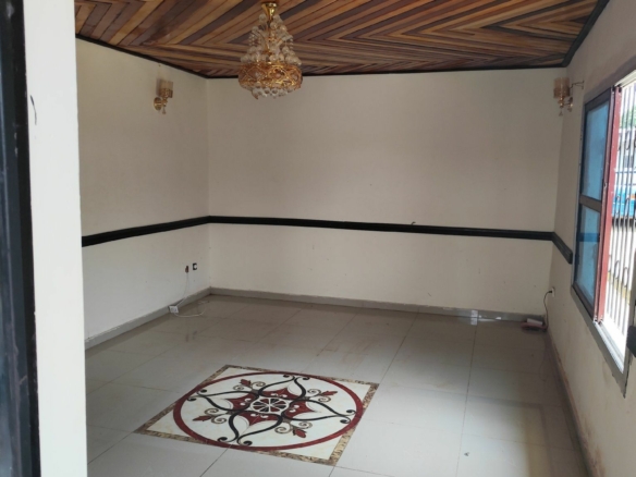 Appartement moderne 3 chambres, Ngalane Ebolowa