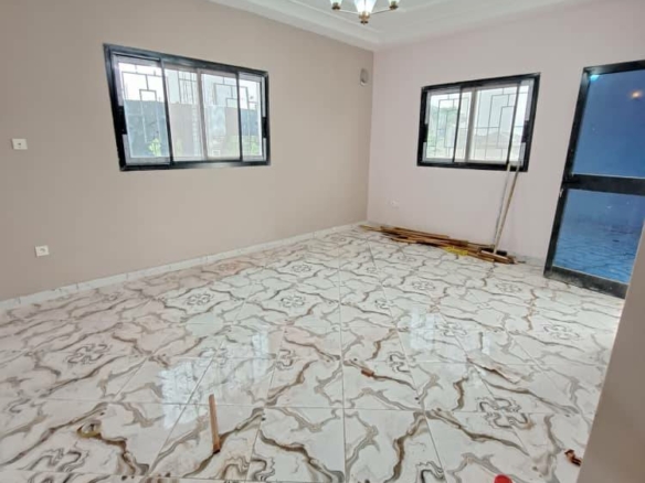 APPARTEMENT MODERNE SITUÉ À LENDI
