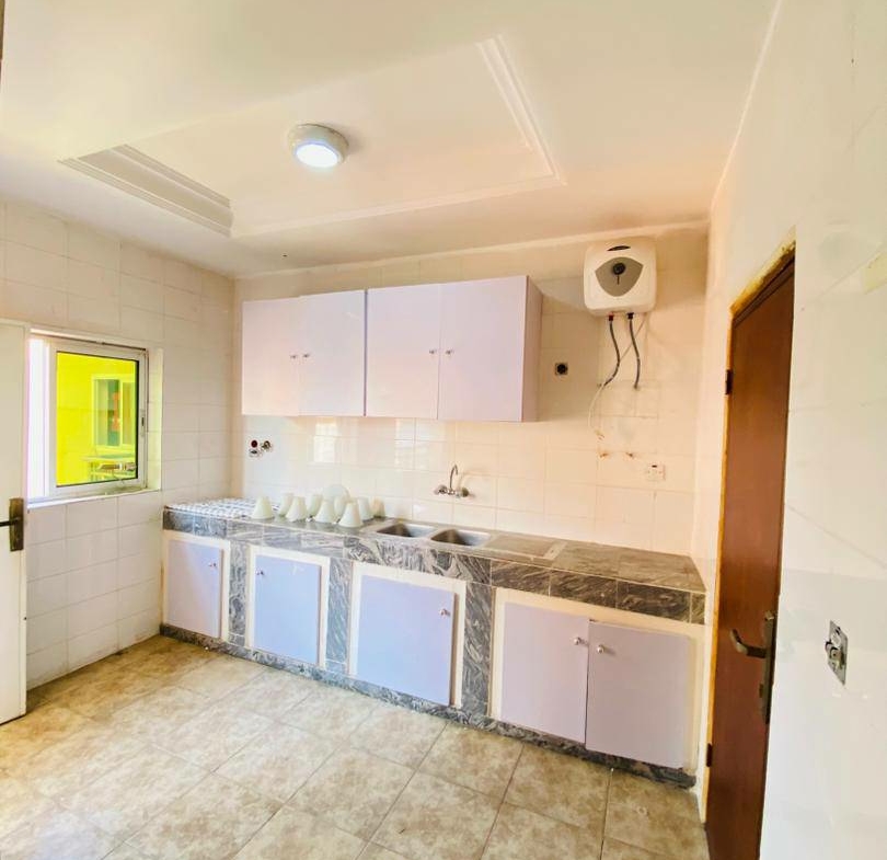 APPARTEMENT MODERNE STAFFÉ SITUÉ À MAKÉPÉ SAINT TROPEZ