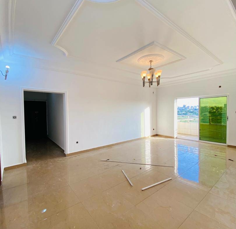 APPARTEMENT MODERNE STAFFÉ SITUÉ À MAKÉPÉ SAINT TROPEZ