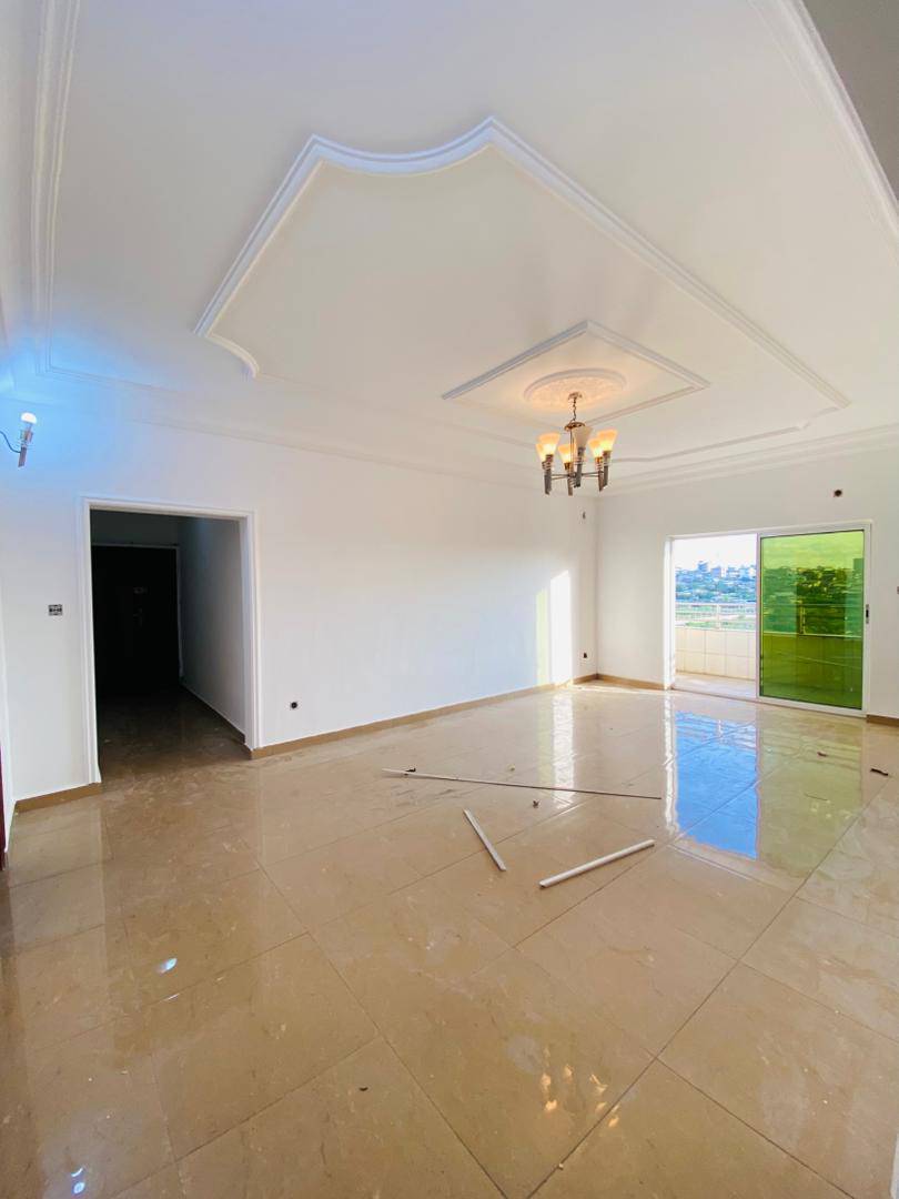 APPARTEMENT MODERNE STAFFÉ SITUÉ À MAKÉPÉ SAINT TROPEZ