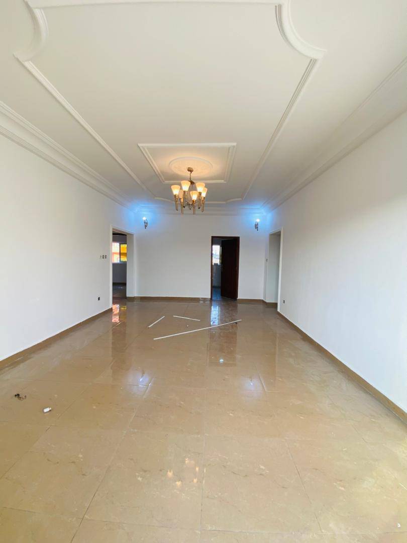 APPARTEMENT MODERNE STAFFÉ SITUÉ À MAKÉPÉ SAINT TROPEZ
