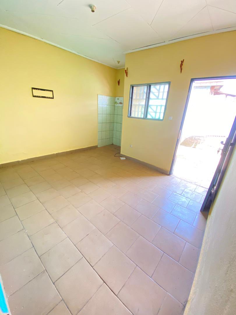 Grand studio moderne à Bonas