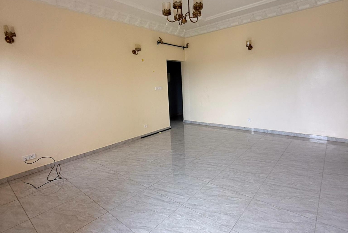 APPARTEMENT DE BON STANDING À LOUER, YAOUNDÉ NGOUSSO