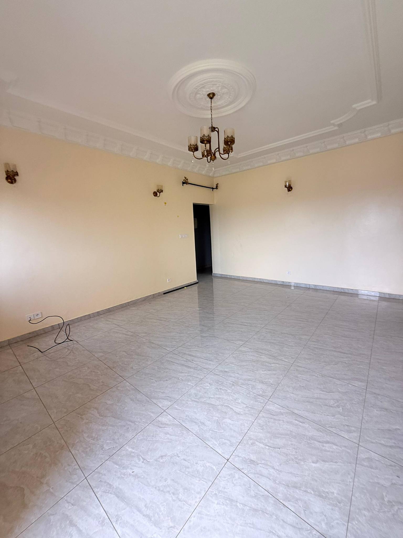 APPARTEMENT DE BON STANDING À LOUER, YAOUNDÉ NGOUSSO