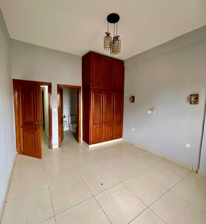APPARTEMENT HAUT STANDING À LOUER, YAOUNDÉ ESSOS