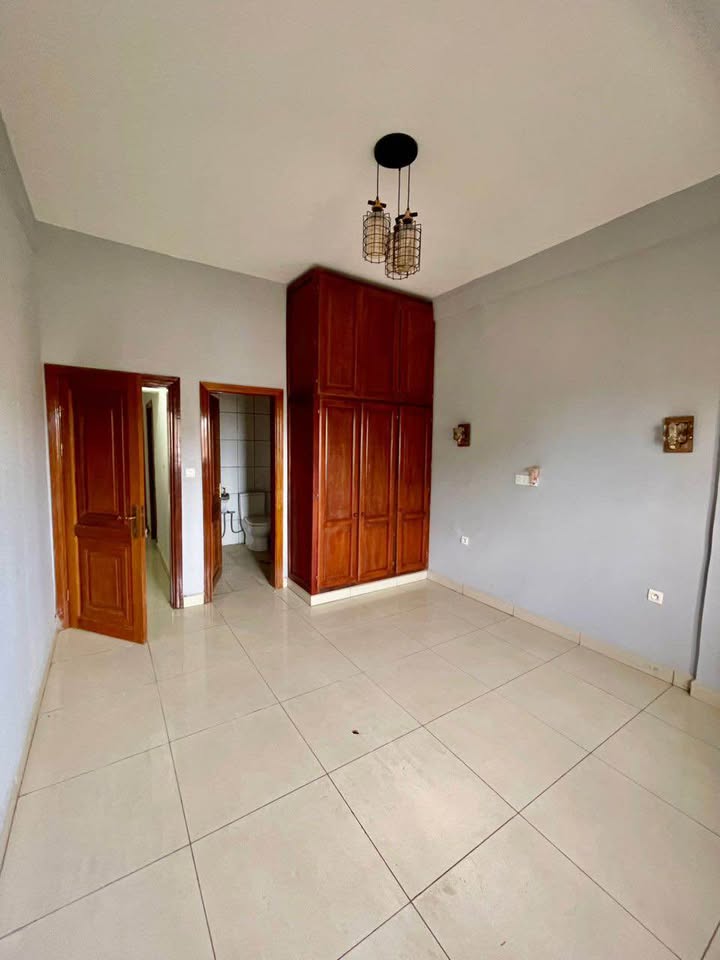 APPARTEMENT HAUT STANDING À LOUER, YAOUNDÉ ESSOS