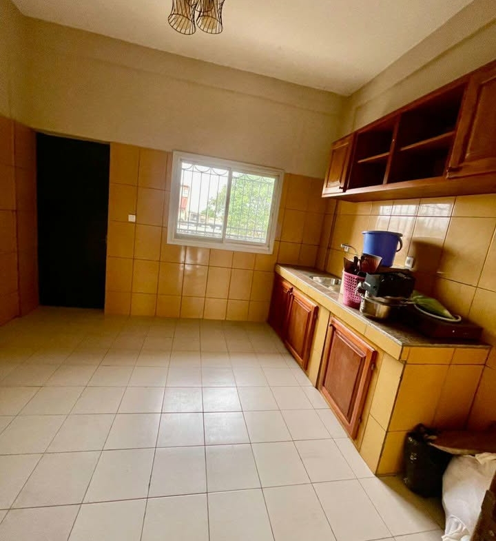 APPARTEMENT HAUT STANDING À LOUER, YAOUNDÉ ESSOS