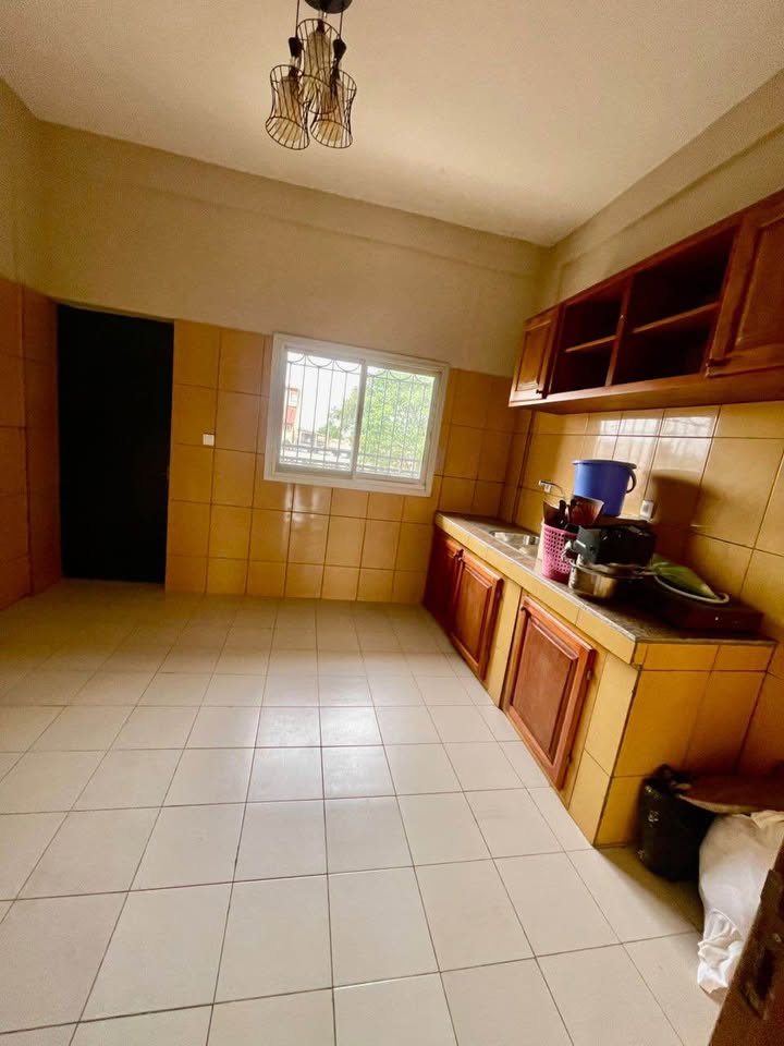 APPARTEMENT HAUT STANDING À LOUER, YAOUNDÉ ESSOS