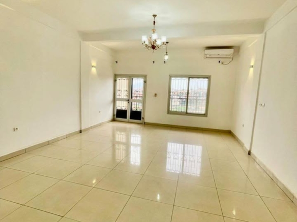 APPARTEMENT HAUT STANDING À LOUER, YAOUNDÉ ESSOS