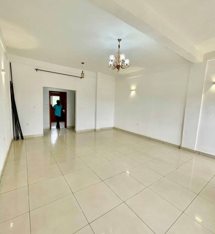 APPARTEMENT HAUT STANDING À LOUER, YAOUNDÉ ESSOS