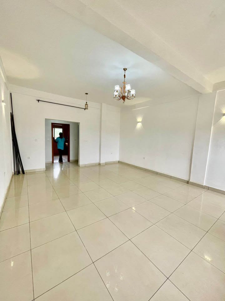 APPARTEMENT HAUT STANDING À LOUER, YAOUNDÉ ESSOS