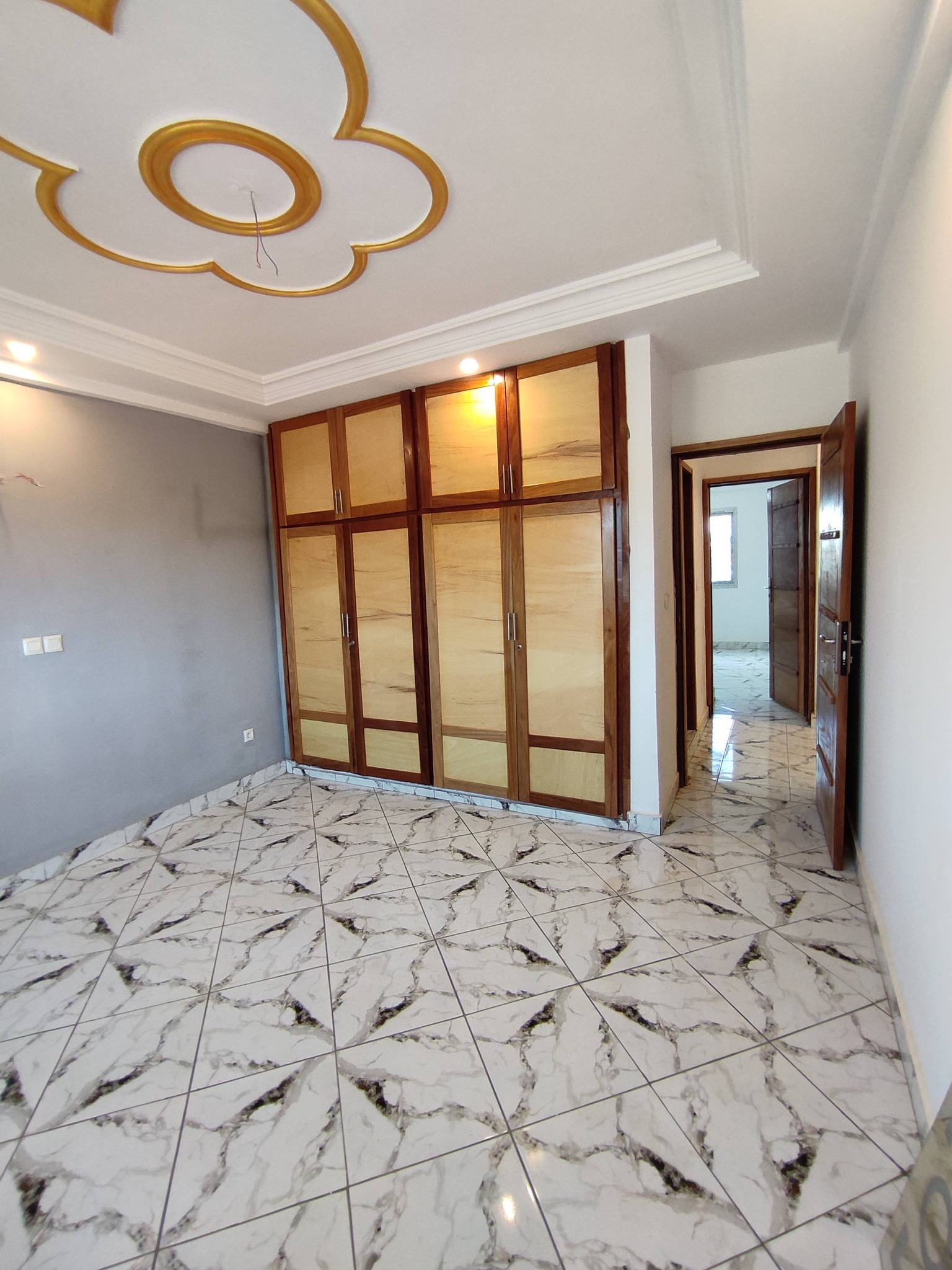 BI_appart_nkozoa_240526_chb4 Appartement moderne à louer à Yaoundé Nkozoa vers Olembé