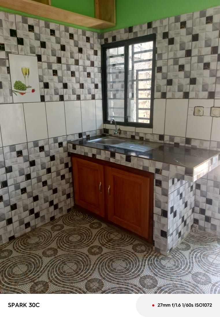 MAISON DANS LA BARRIERE EN LOCATION À NGAOUNDERE BEKA