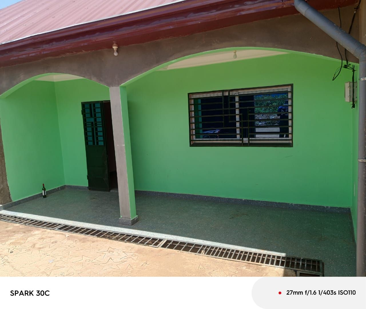 41307- MAISON DANS LA BARRIERE EN LOCATION À NGAOUNDERE BEKA