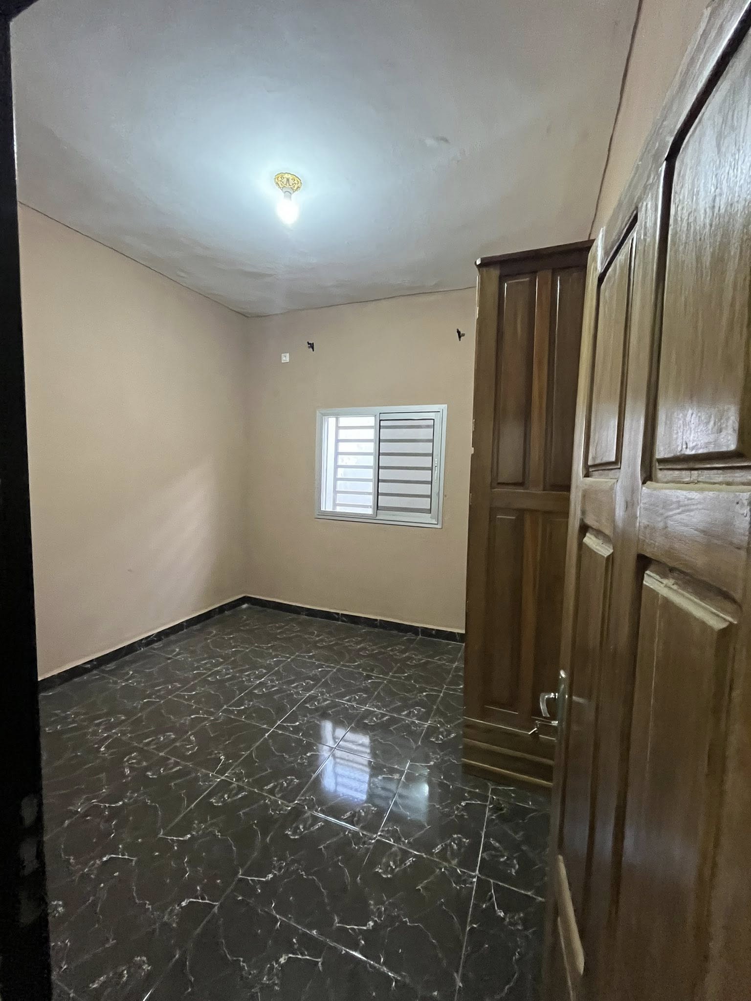 Appartement disponible dans un camp à Garoua Kanadi