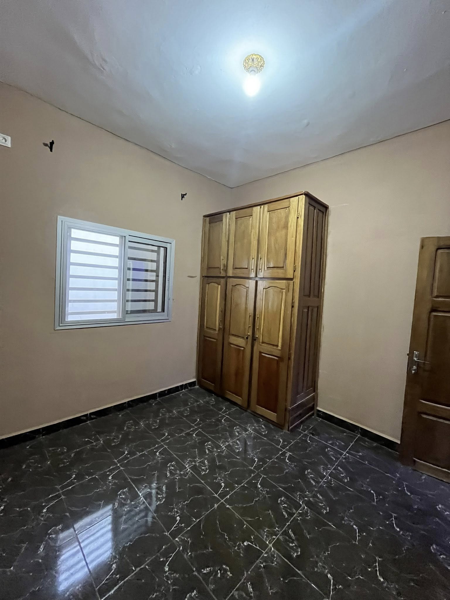 Appartement disponible dans un camp à Garoua Kanadi