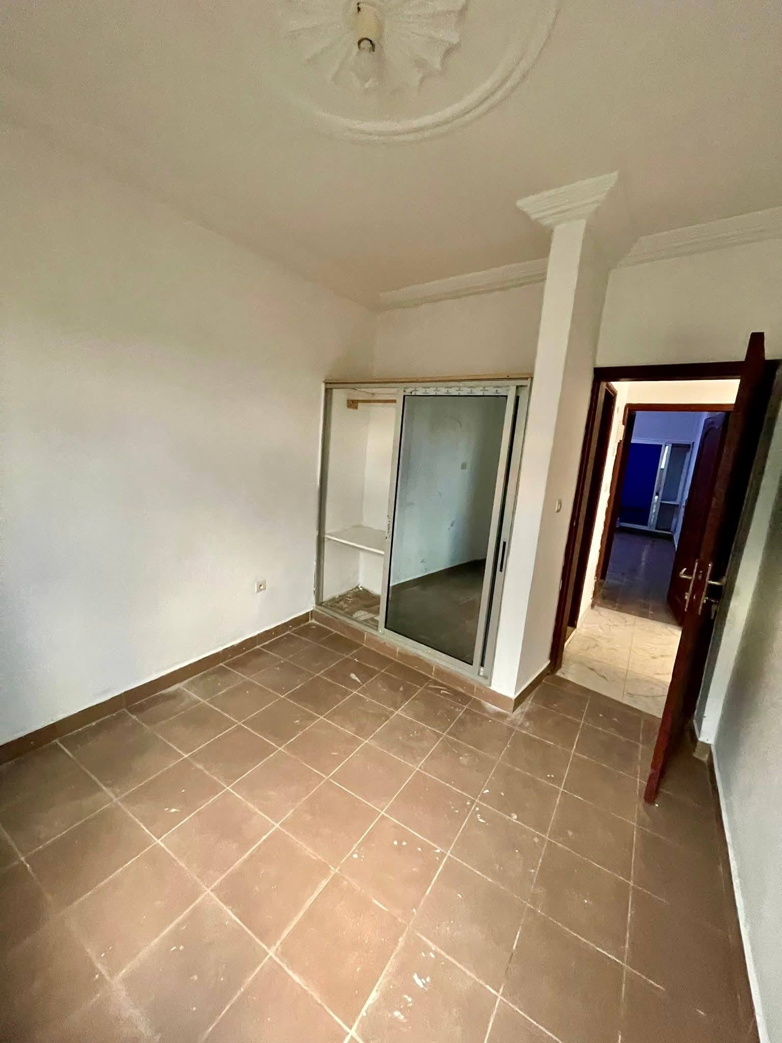 Appartement moderne à louer à Nsimeyong