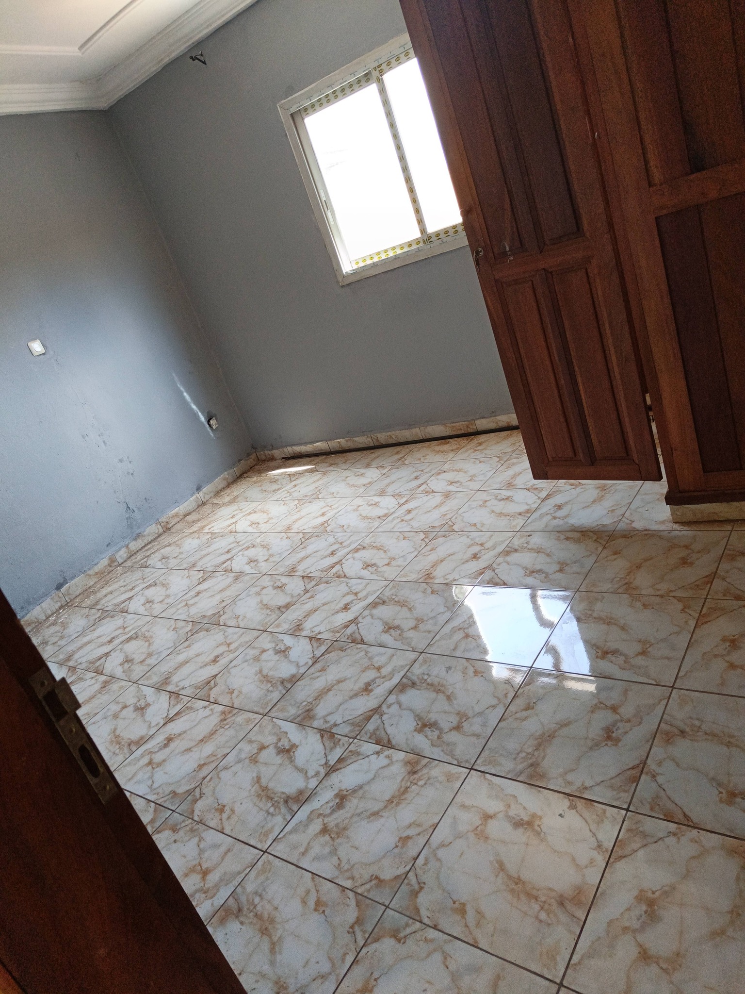 Studio à louer en face de la prefecture de Bafoussam