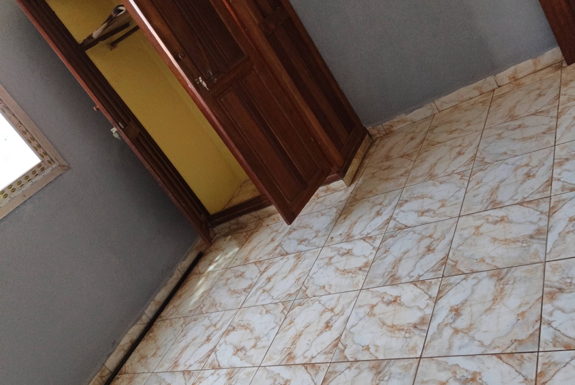 Studio à louer en face de la prefecture de Bafoussam