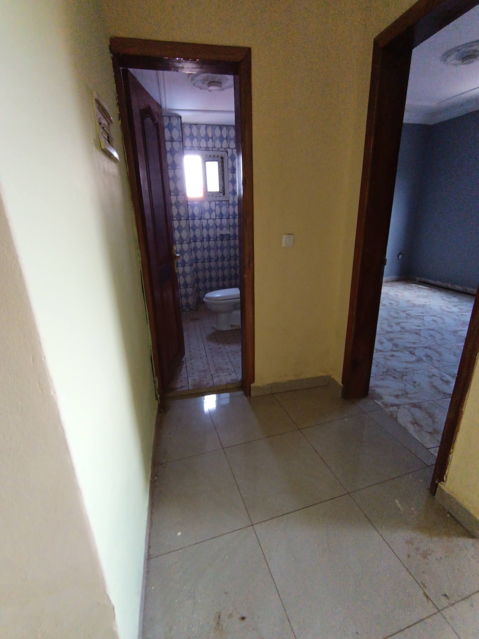 Studio à louer en face de la prefecture de Bafoussam
