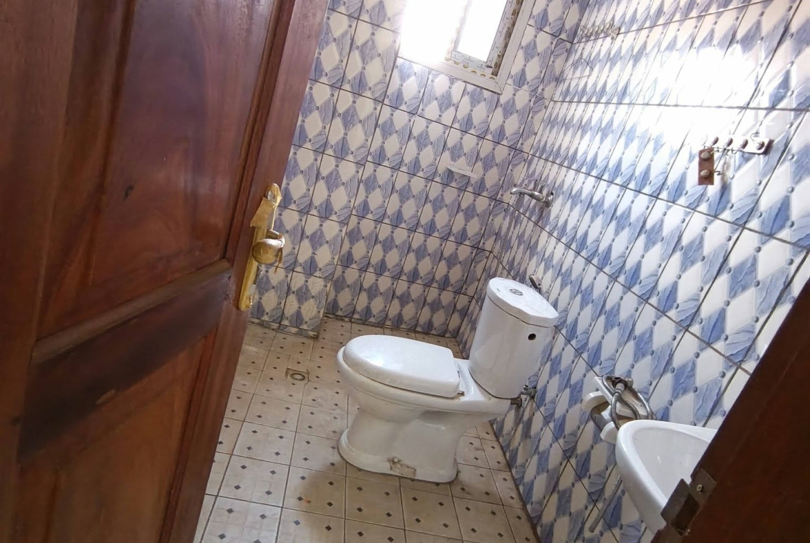 Studio à louer en face de la prefecture de Bafoussam