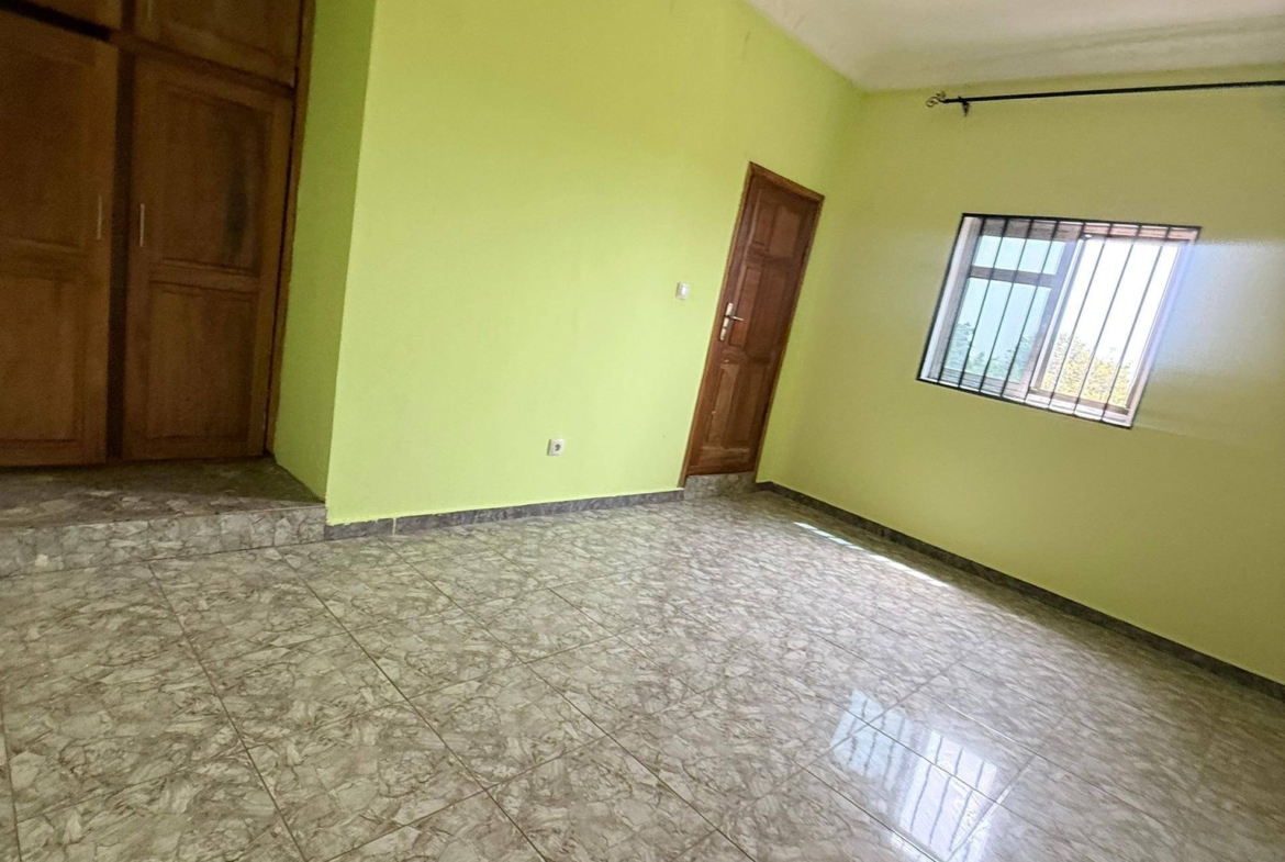YAOUNDÉ NKOLFOULOU APPARTEMENT MODERNE