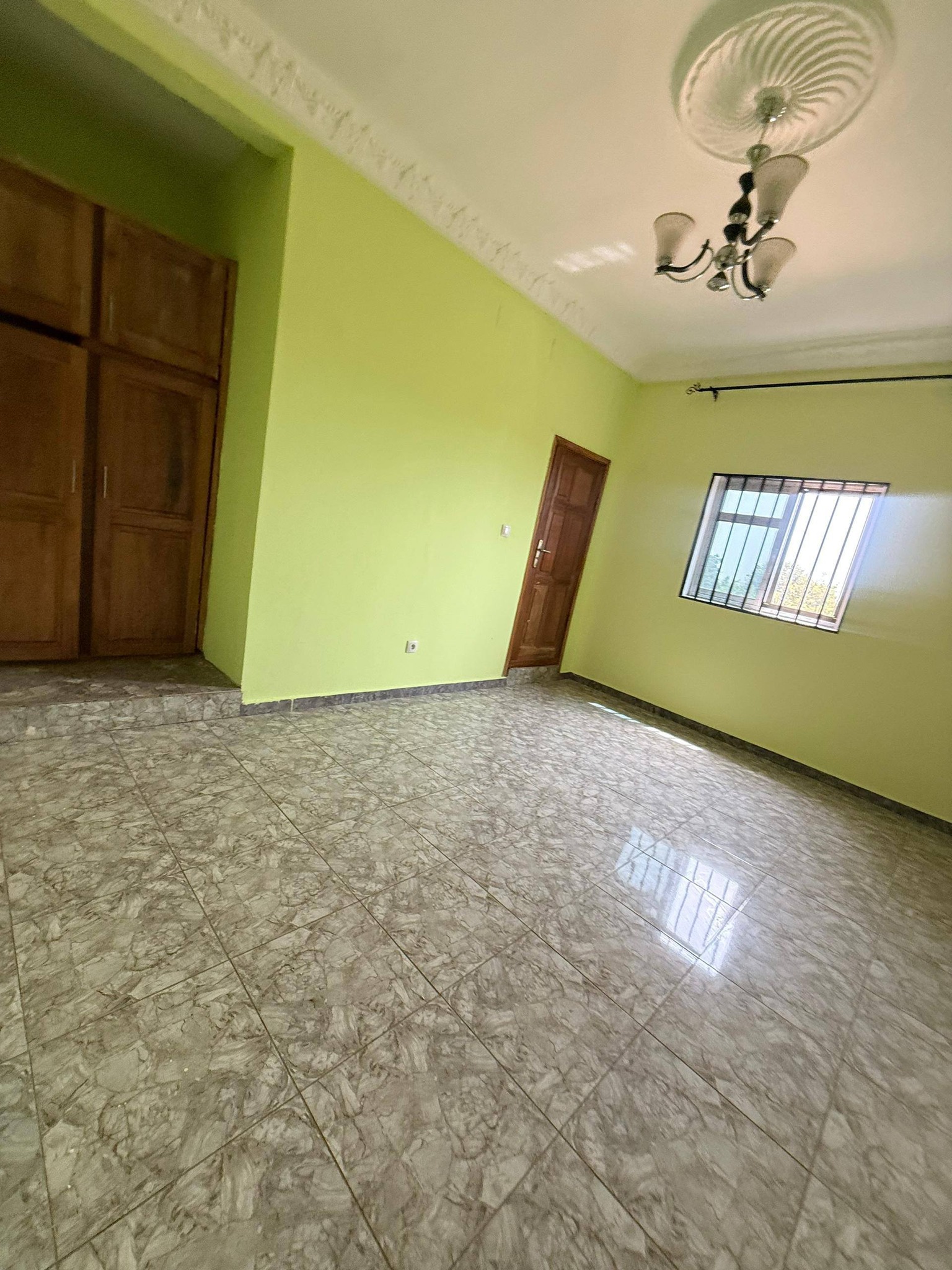 YAOUNDÉ NKOLFOULOU APPARTEMENT MODERNE